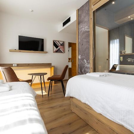 Lipjan Roadside Hotel מראה חיצוני תמונה