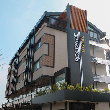 Lipjan Roadside Hotel מראה חיצוני תמונה