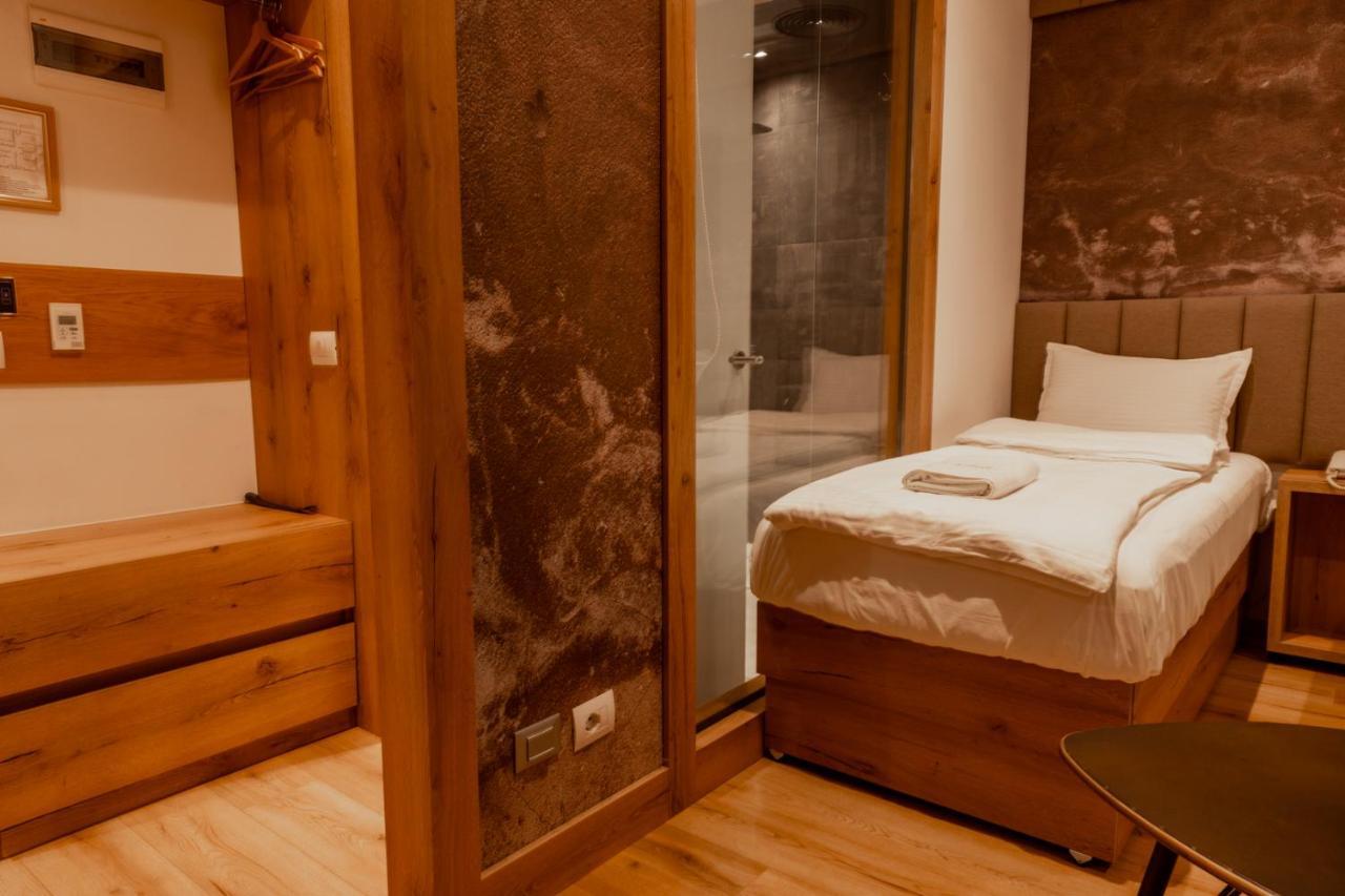 Lipjan Roadside Hotel מראה חיצוני תמונה