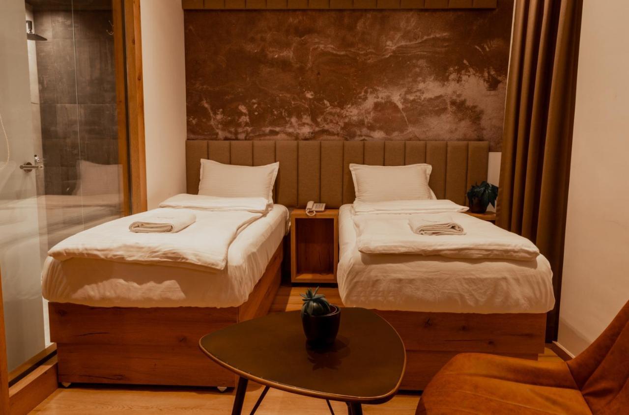 Lipjan Roadside Hotel מראה חיצוני תמונה