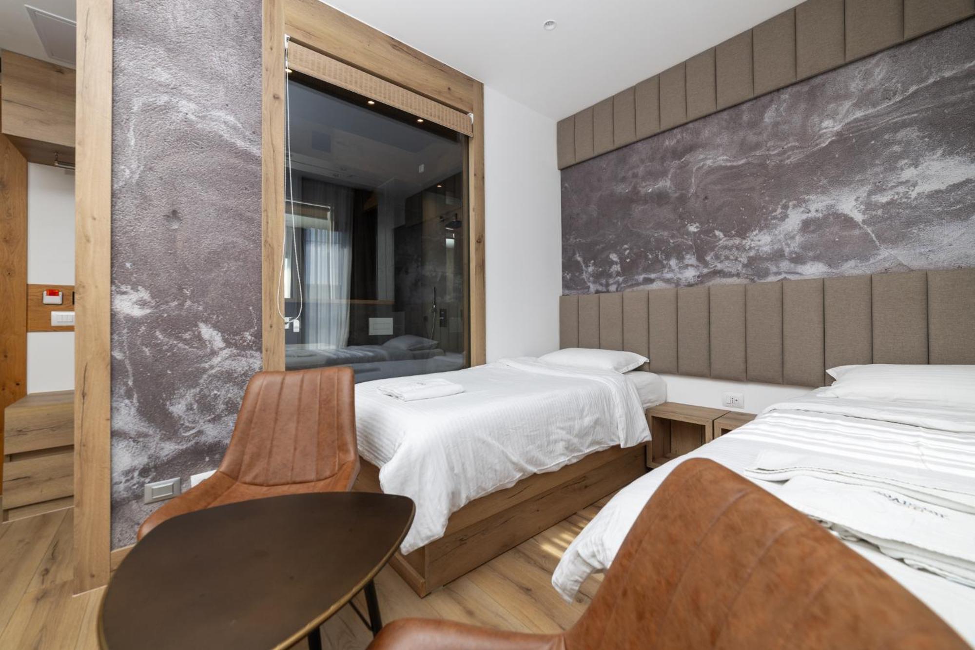 Lipjan Roadside Hotel מראה חיצוני תמונה