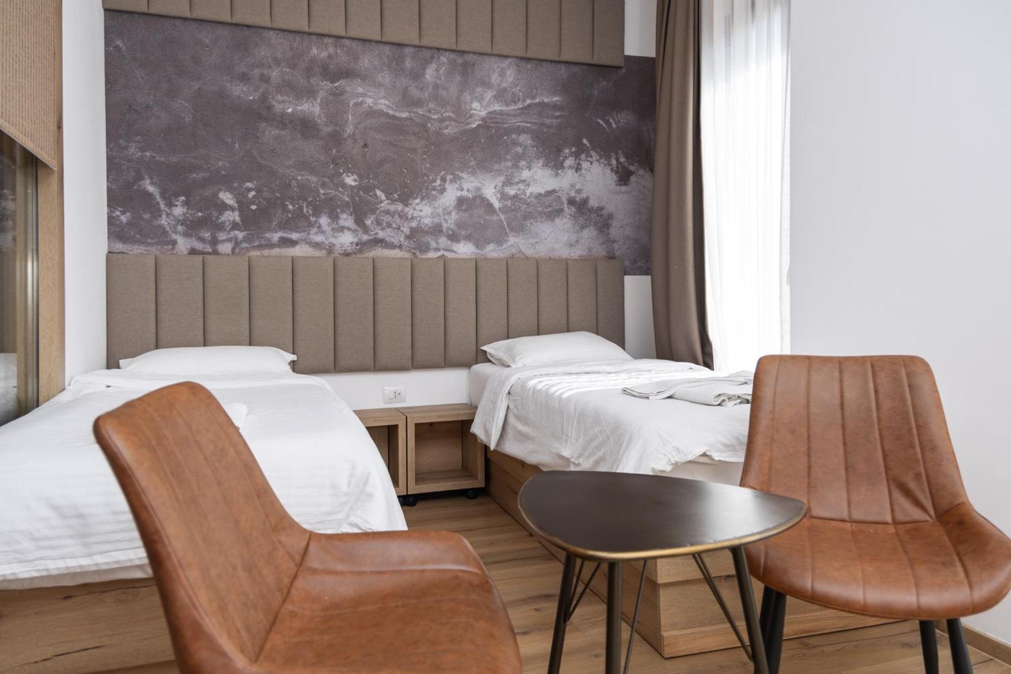 Lipjan Roadside Hotel מראה חיצוני תמונה
