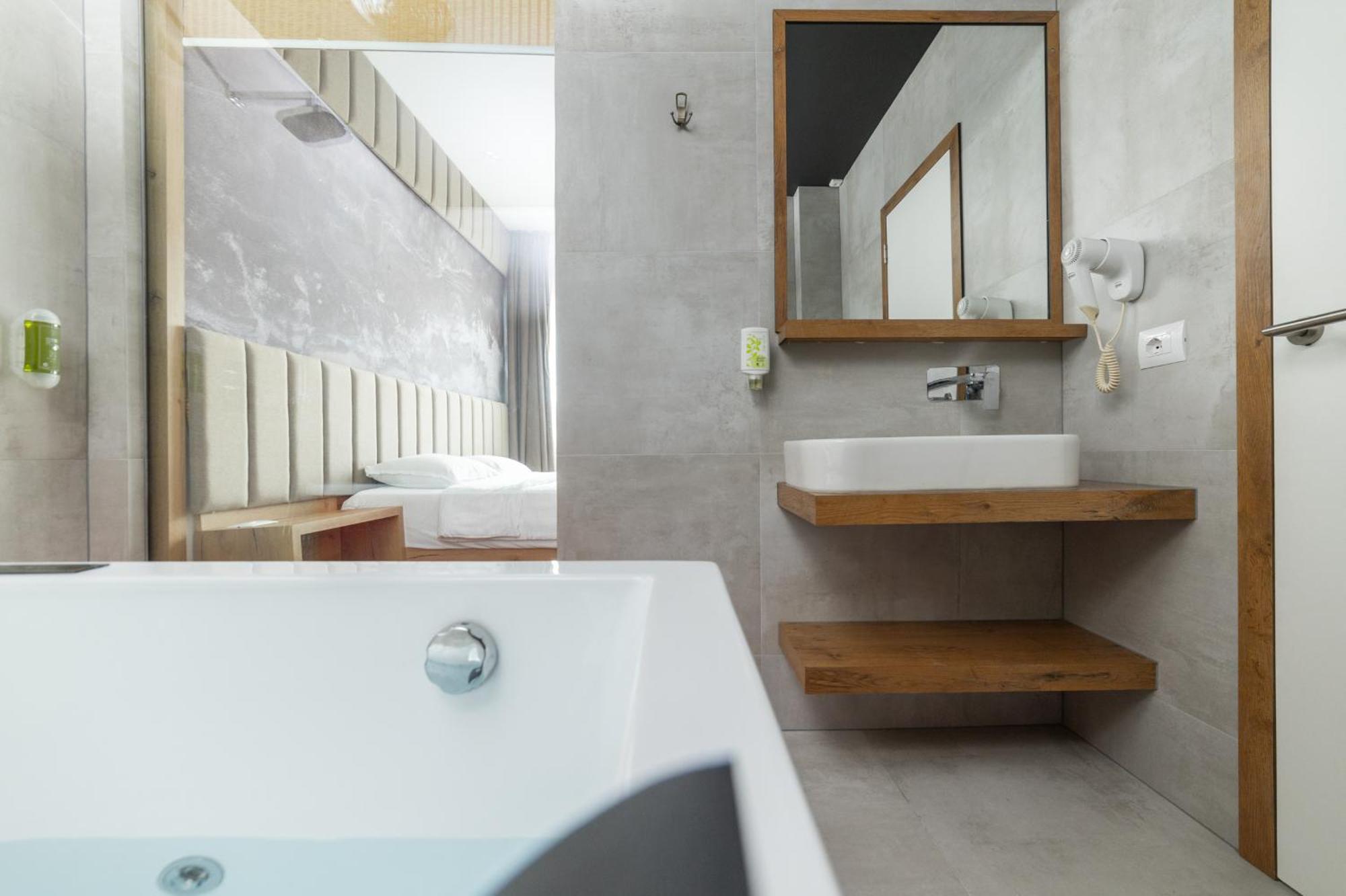 Lipjan Roadside Hotel מראה חיצוני תמונה