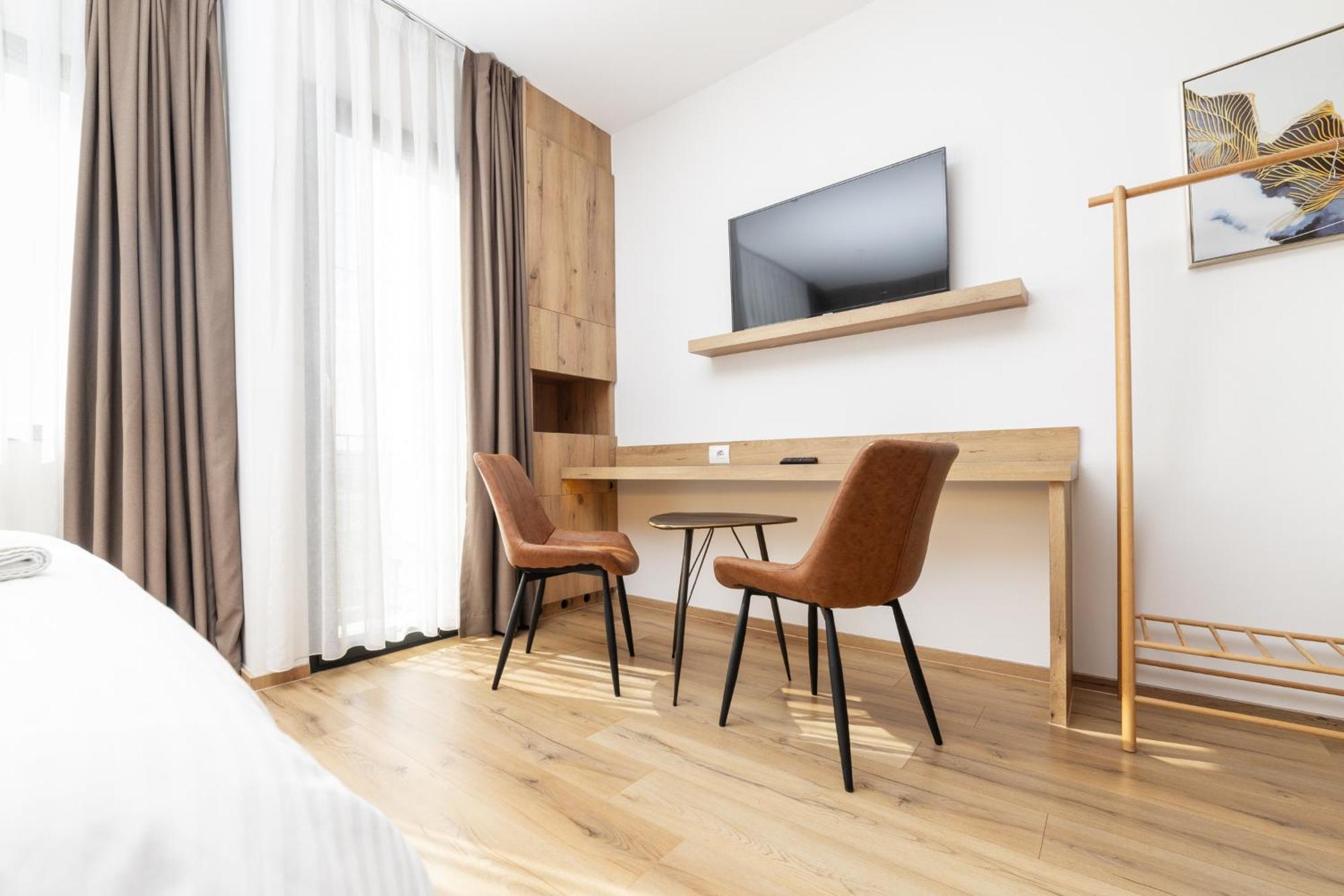 Lipjan Roadside Hotel מראה חיצוני תמונה