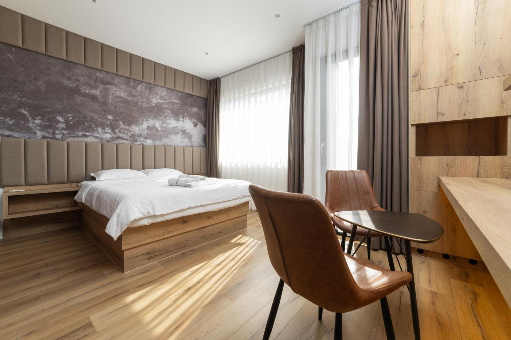 Lipjan Roadside Hotel מראה חיצוני תמונה